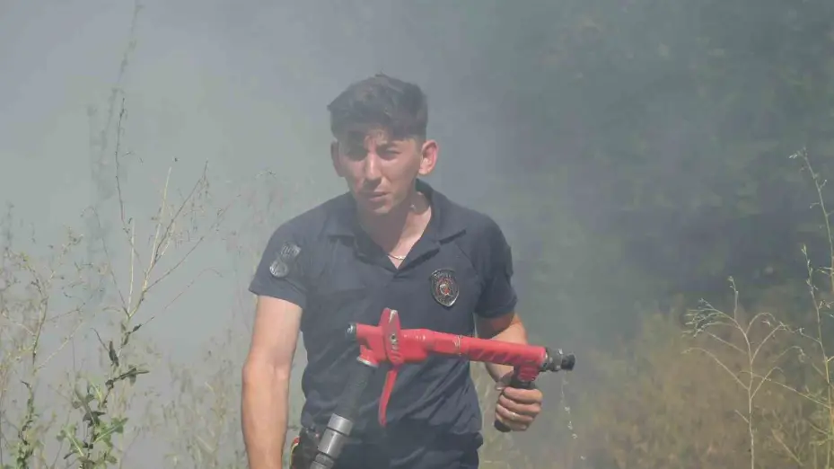 Bir sirenle başlayan hayat mesaisi: İşte itfaiyecilerin gölgedeki gerçeği