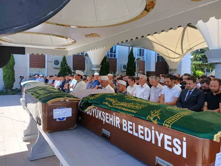 Ankara’da biri çocuk 3 kişinin hayatını kaybettiği kazaya sahipsiz köpeğin neden olduğu iddiası