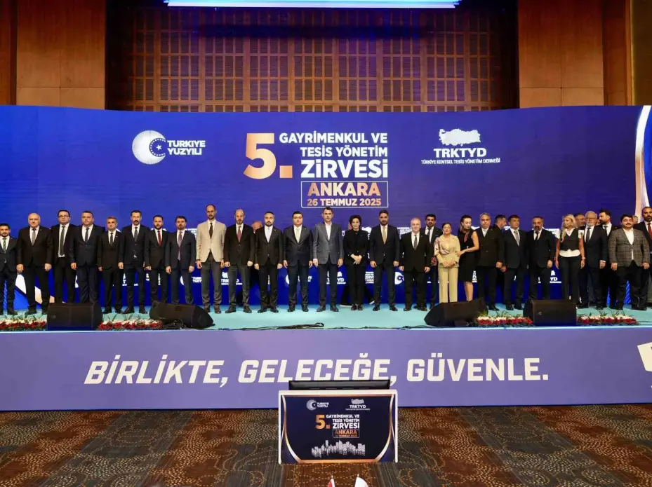 Bakan Kurum: "Site yönetimi hizmeti veren şirketleri sınıflandıracağız, tüm sektörü takip edecek denetim sistemimizi kuracağız"