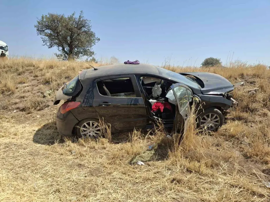 Konya’da kontrolden çıkan otomobil ekin tarlasına savruldu: 4 yaralı