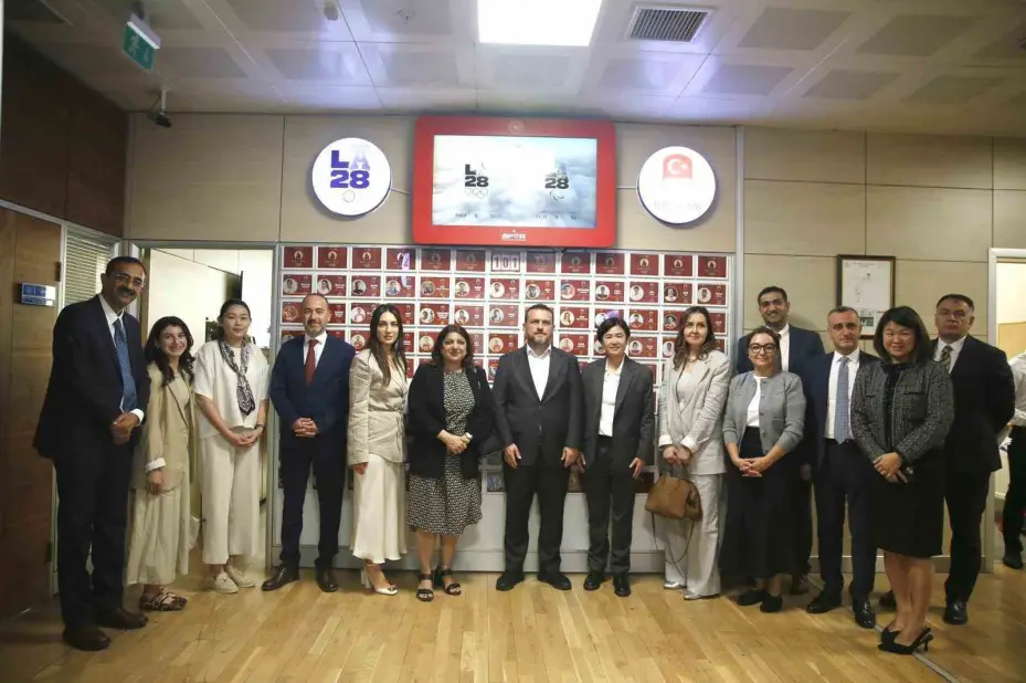 Asya Kalkınma Bankası heyetinden Gençlik ve Spor Bakanlığı’na ziyaret
