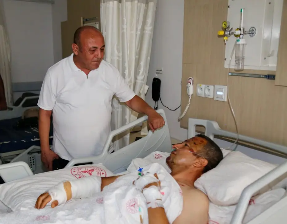 Emniyet Müdürü Demir, yaralı polis memurunu ziyaret etti