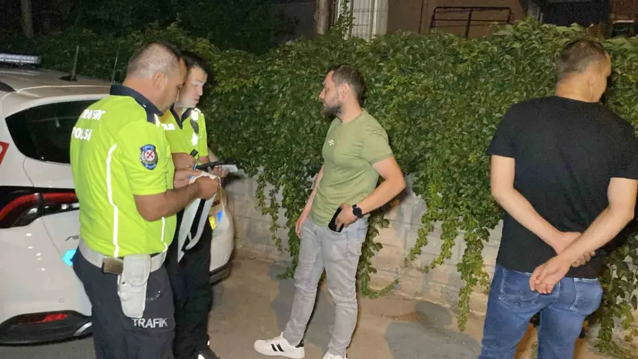 1.51 promil alkollü yakalandı, ehliyeti için polis memuruna yalvardı
