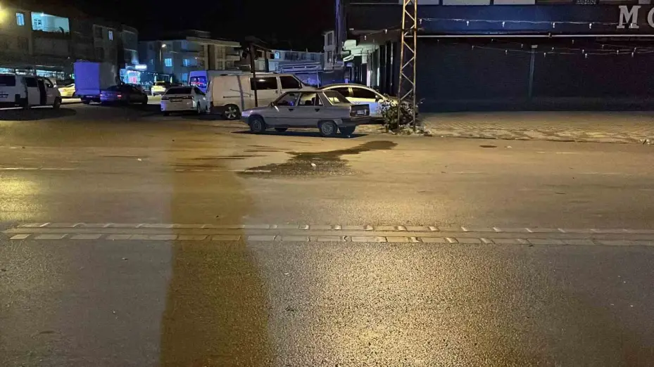 Yola fırlayan çocuğa iki otomobil çarptı