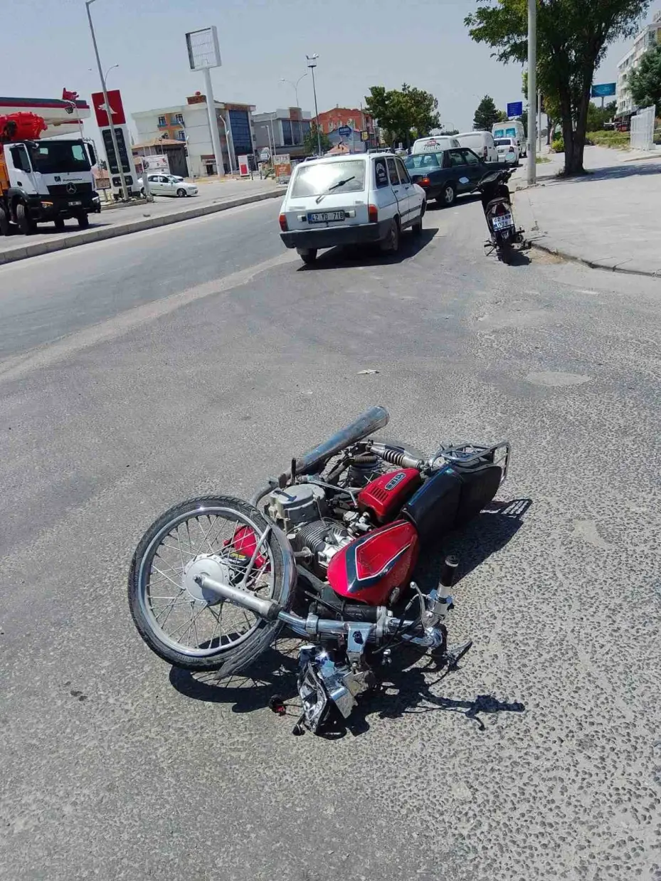Karapınar’da motosiklet ile kamyonet çarpıştı: 1 yaralı