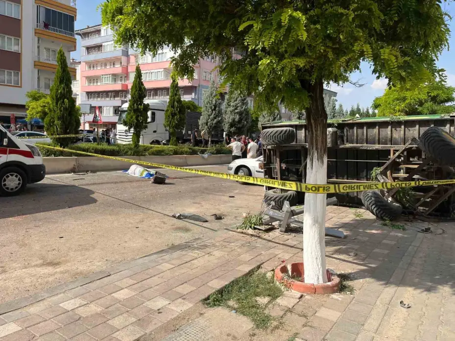 Freni patlayan tır zincirleme kazaya yol açtı, 1 kişi hayatını kaybetti