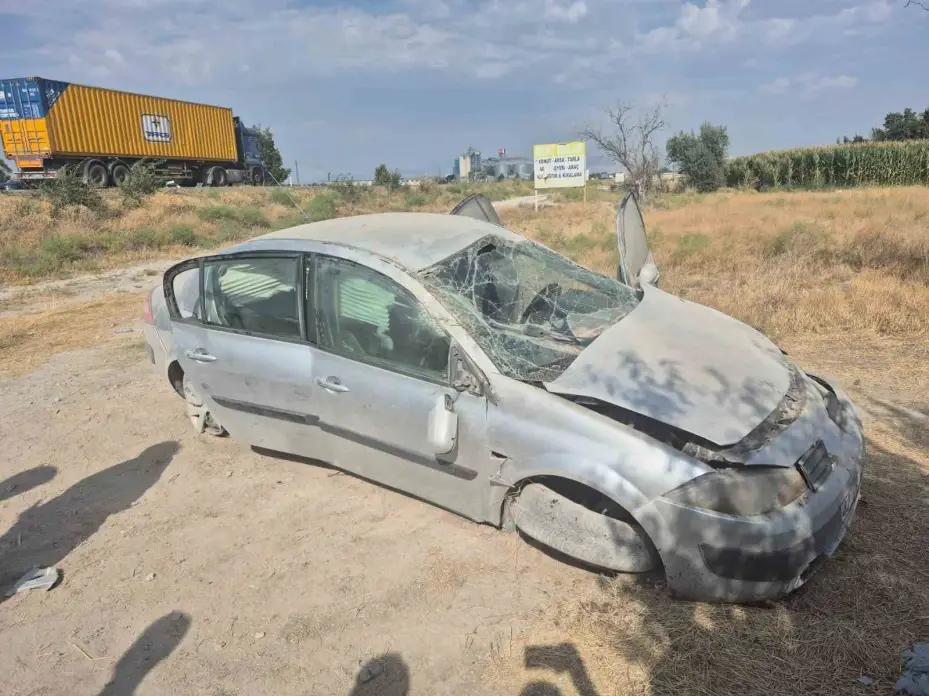 Konya’da otomobil şarampole devrildi: 3 yaralı