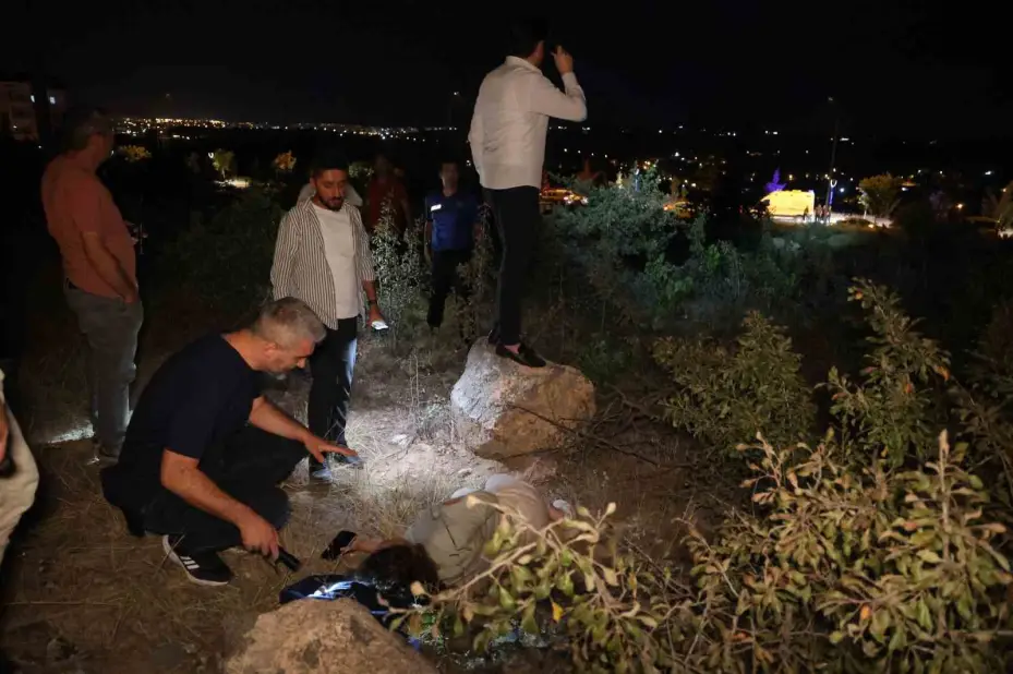 Sağlık ekiplerinden kaçan genç kız yarı baygın halde bulundu