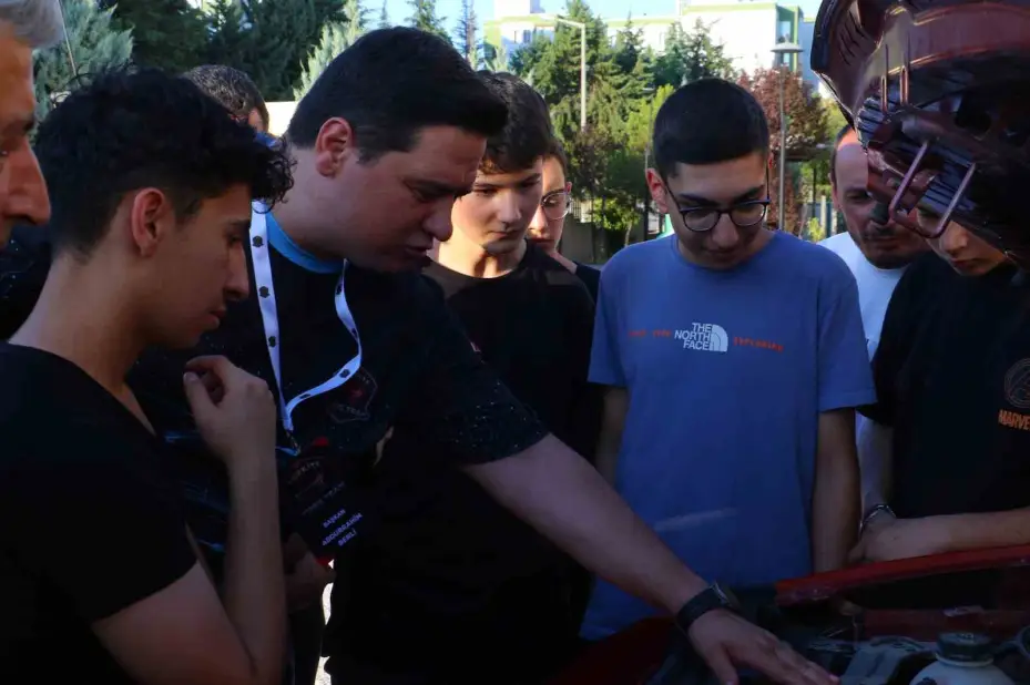 TEKNOFEST’e katılacak gençlere Togg’lu sürpriz
