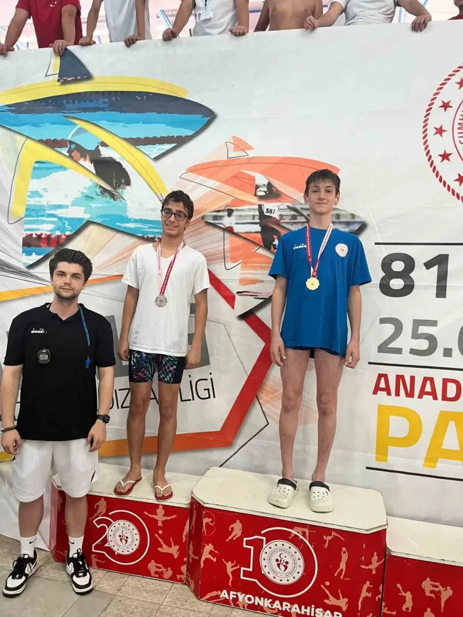 ANALİG Yüzme müsabakalarında Eskişehirli sporculardan büyük başarı