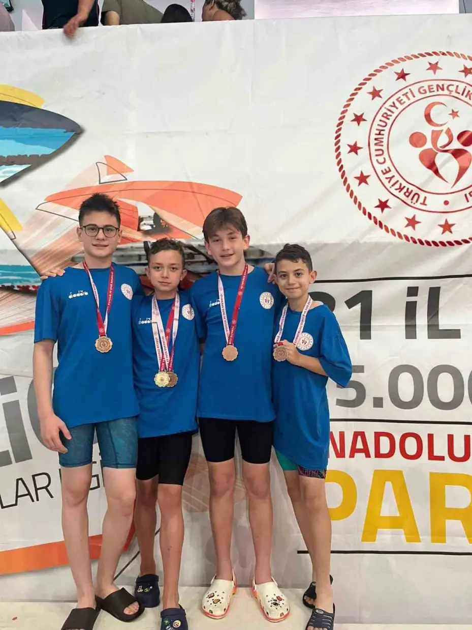 ANALİG Yüzme müsabakalarında Eskişehirli sporculardan büyük başarı