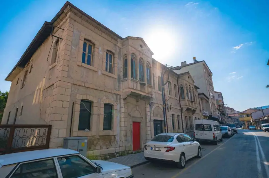 Akdağmadeni eski Ziraat Bankası binası restore ediliyor