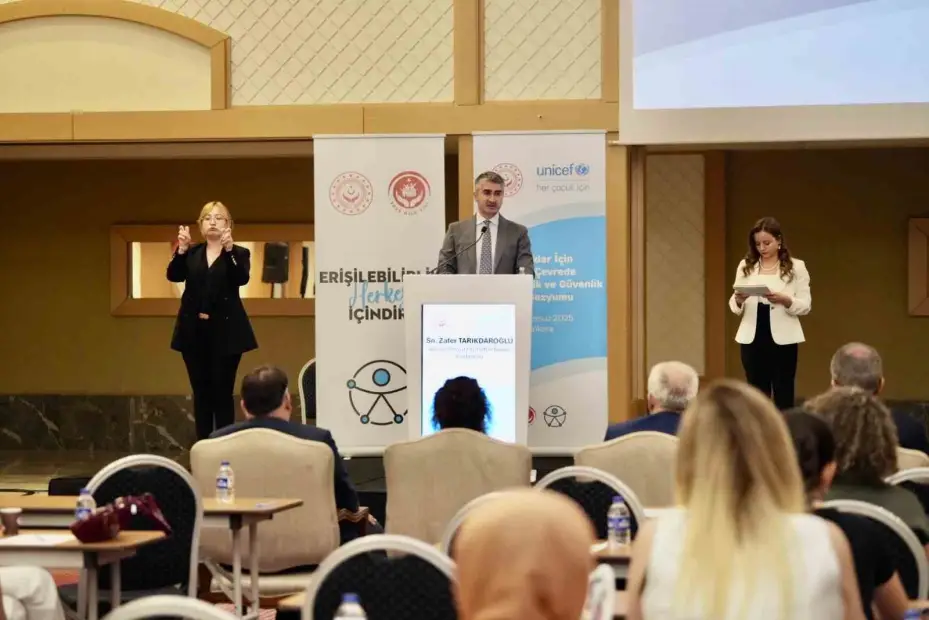 Aile ve Sosyal Hizmetler Bakanlığı’ndan ’Çocuklar İçin Yapılı Çevrede Erişilebilirlik ve Güvenlik Sempozyumu’
