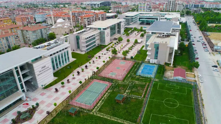 Üniversite adayları için başarının anahtarı KTO Karatay’da