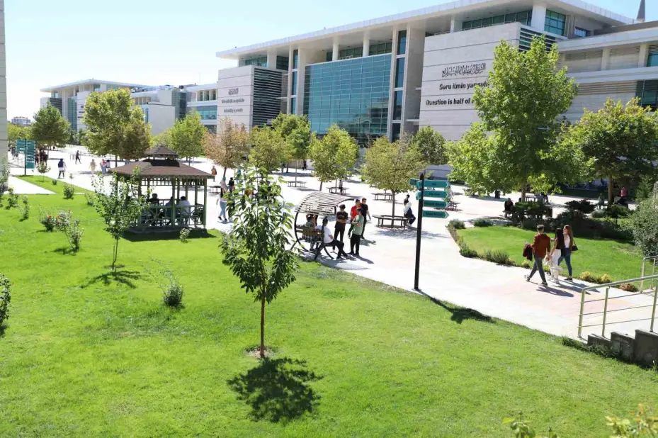 Üniversite adayları için başarının anahtarı KTO Karatay’da