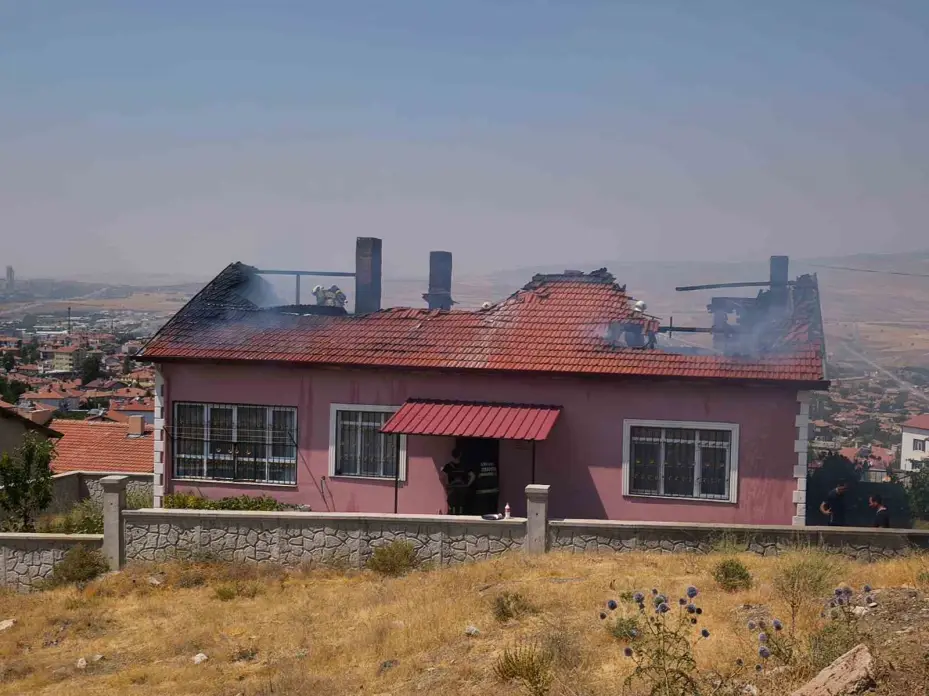 Anne ameliyattayken evde bıraktığı çocukların yangın çıkardığı iddiası