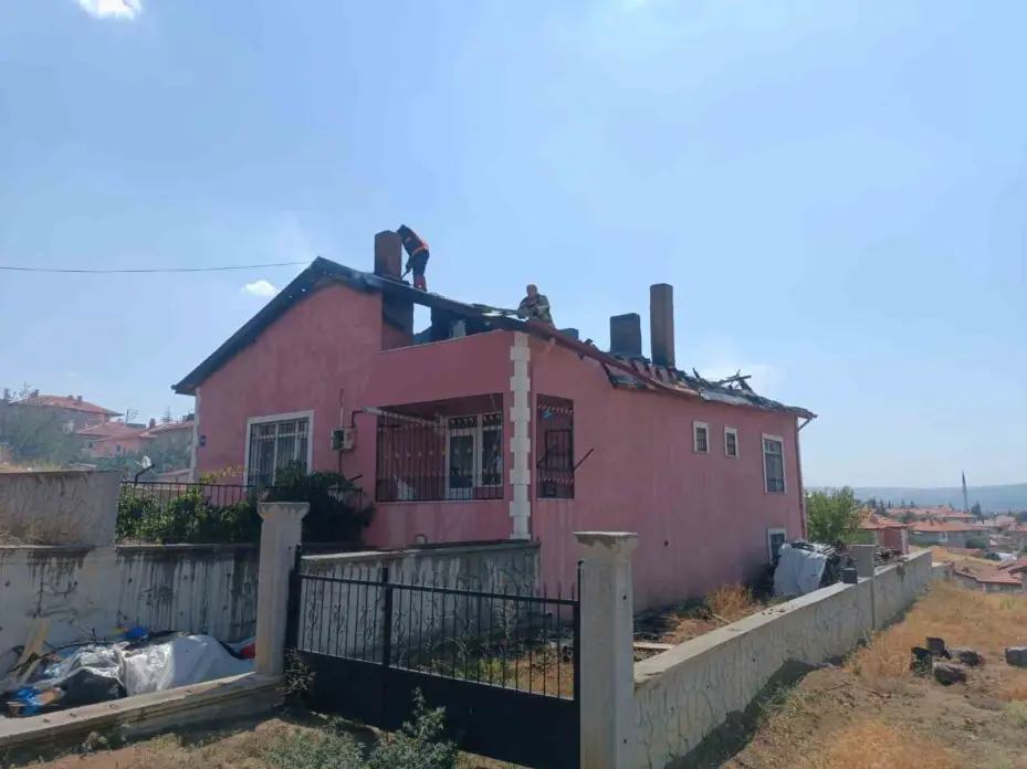 Anne ameliyattayken evde bıraktığı çocukların yangın çıkardığı iddiası