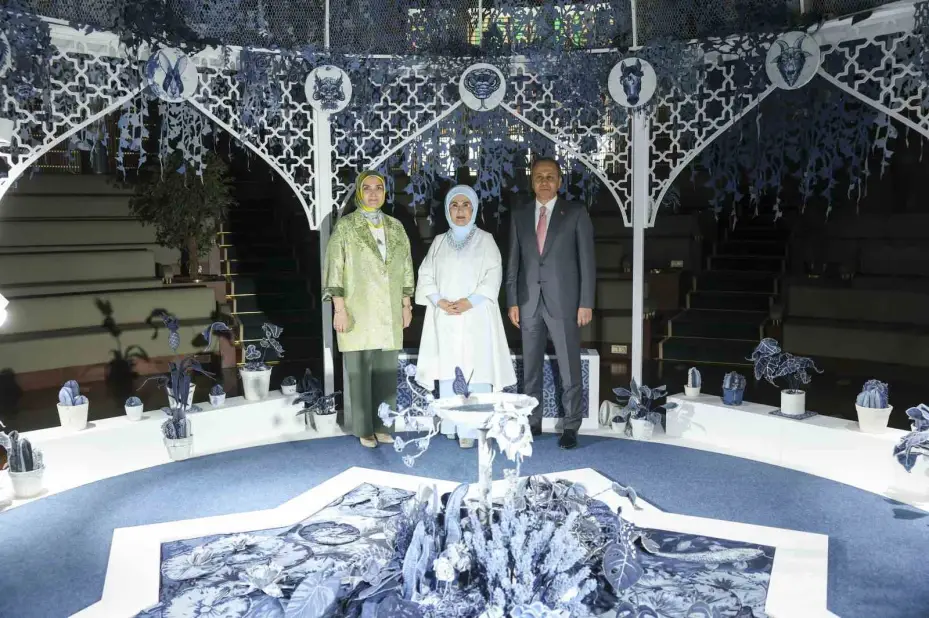 Emine Erdoğan, "Bahçedeki Sırlar" sergisinin açılışını yaptı
