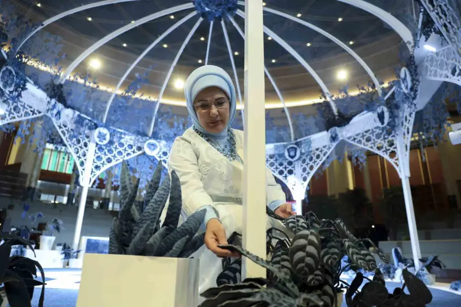 Emine Erdoğan, "Bahçedeki Sırlar" sergisinin açılışını yaptı