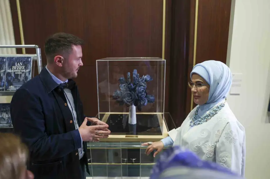 Emine Erdoğan, "Bahçedeki Sırlar" sergisinin açılışını yaptı