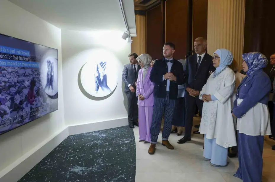 Emine Erdoğan, "Bahçedeki Sırlar" sergisinin açılışını yaptı