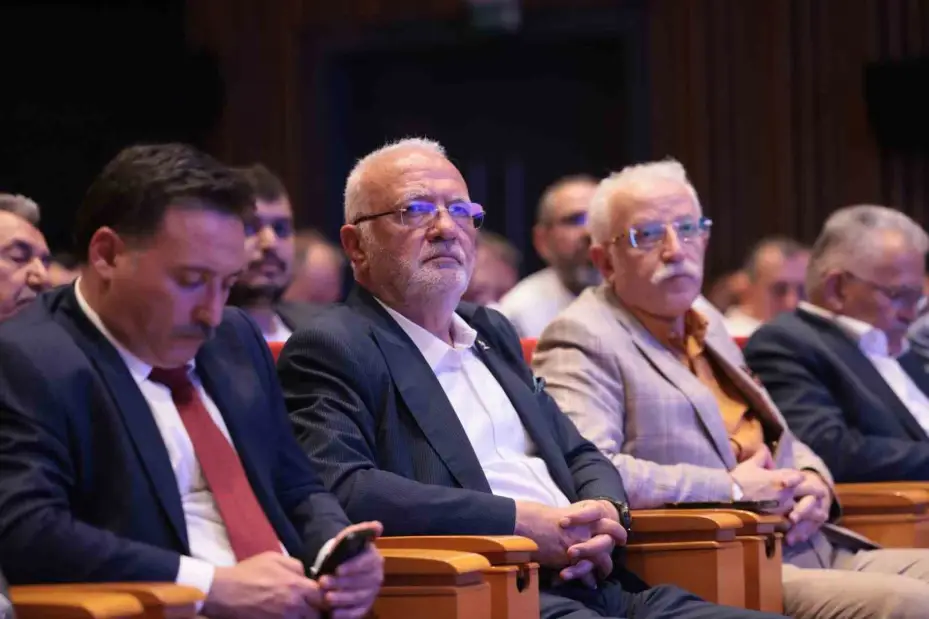 Elitaş: "Bazı partilerin Meclis’te etnik kimlikten dolayı hamaset duyguları ile hepimizin duygularını kabartan söylemlerine artık ‘dur’ deme zamanı geldi"