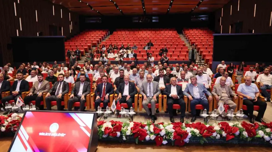Elitaş: "Bazı partilerin Meclis’te etnik kimlikten dolayı hamaset duyguları ile hepimizin duygularını kabartan söylemlerine artık ‘dur’ deme zamanı geldi"