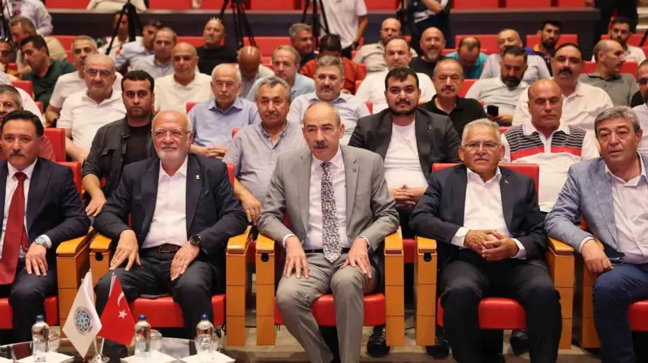 Elitaş: "Bazı partilerin Meclis’te etnik kimlikten dolayı hamaset duyguları ile hepimizin duygularını kabartan söylemlerine artık ‘dur’ deme zamanı geldi"