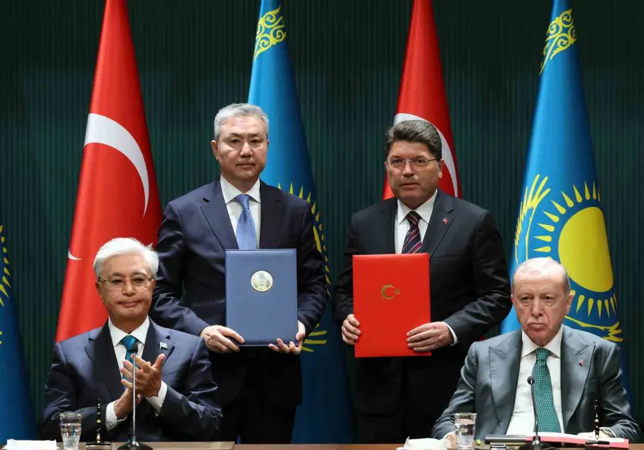 Cumhurbaşkanı Erdoğan: "Dünyanın gözleri önünde bir halk açlık ve susuzlukla öldürülüyor"
