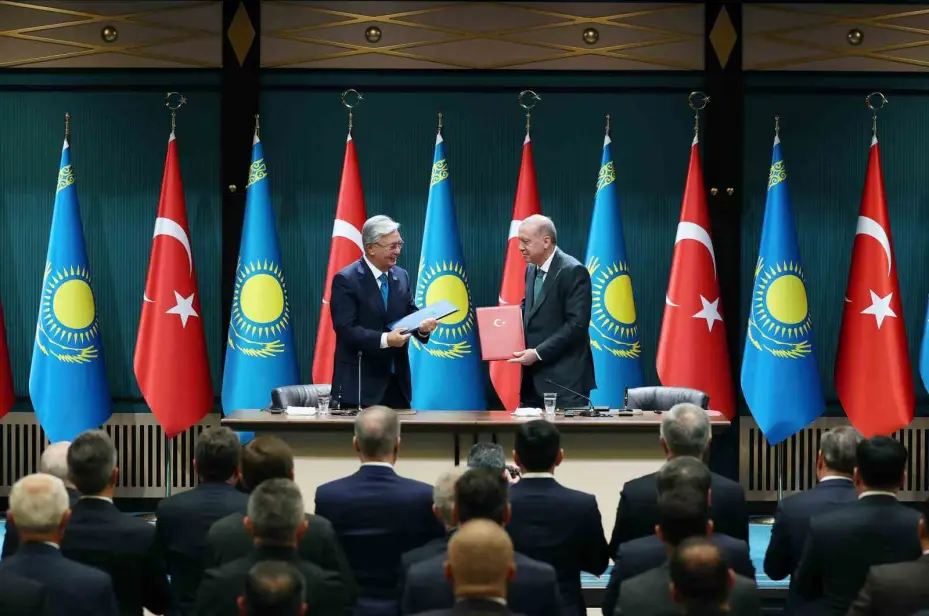 Cumhurbaşkanı Erdoğan: "Dünyanın gözleri önünde bir halk açlık ve susuzlukla öldürülüyor"