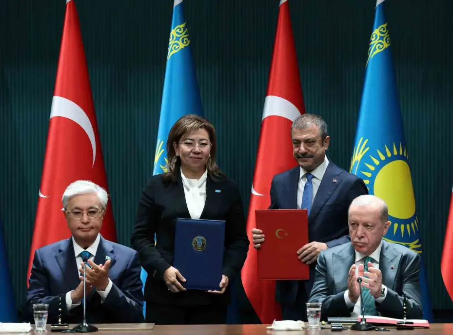Cumhurbaşkanı Erdoğan: "Dünyanın gözleri önünde bir halk açlık ve susuzlukla öldürülüyor"