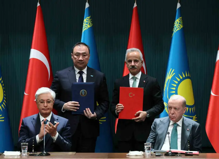 Cumhurbaşkanı Erdoğan: "Dünyanın gözleri önünde bir halk açlık ve susuzlukla öldürülüyor"