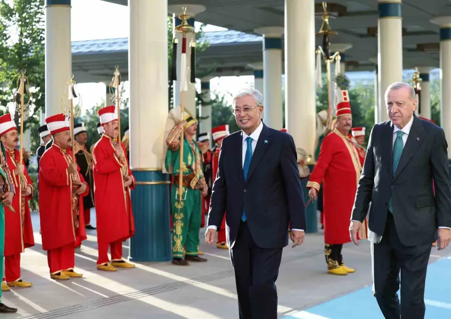 Cumhurbaşkanı Erdoğan tarafından Kazakistan Cumhurbaşkanı Tokayev’e Devlet Nişanı tevcih edildi