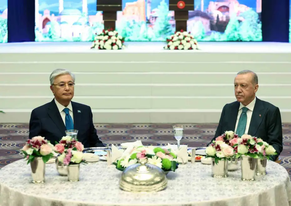 Cumhurbaşkanı Erdoğan tarafından Kazakistan Cumhurbaşkanı Tokayev’e Devlet Nişanı tevcih edildi
