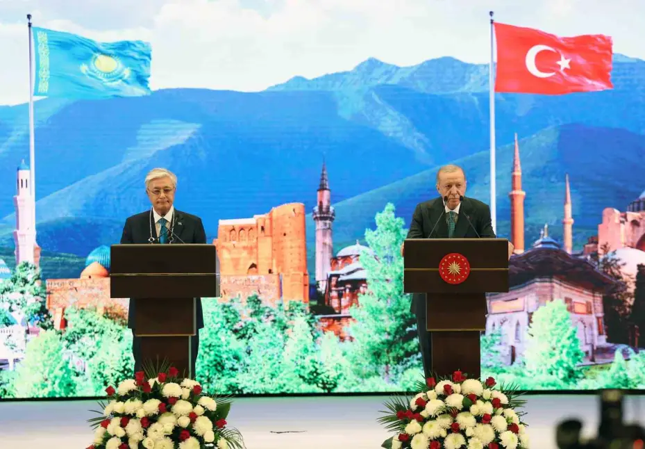 Cumhurbaşkanı Erdoğan tarafından Kazakistan Cumhurbaşkanı Tokayev’e Devlet Nişanı tevcih edildi