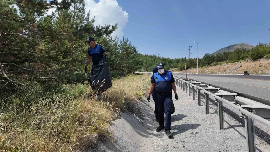 Büyükşehir Zabıta’dan Erciyes’te örnek temizlik ve farkındalık çalışması