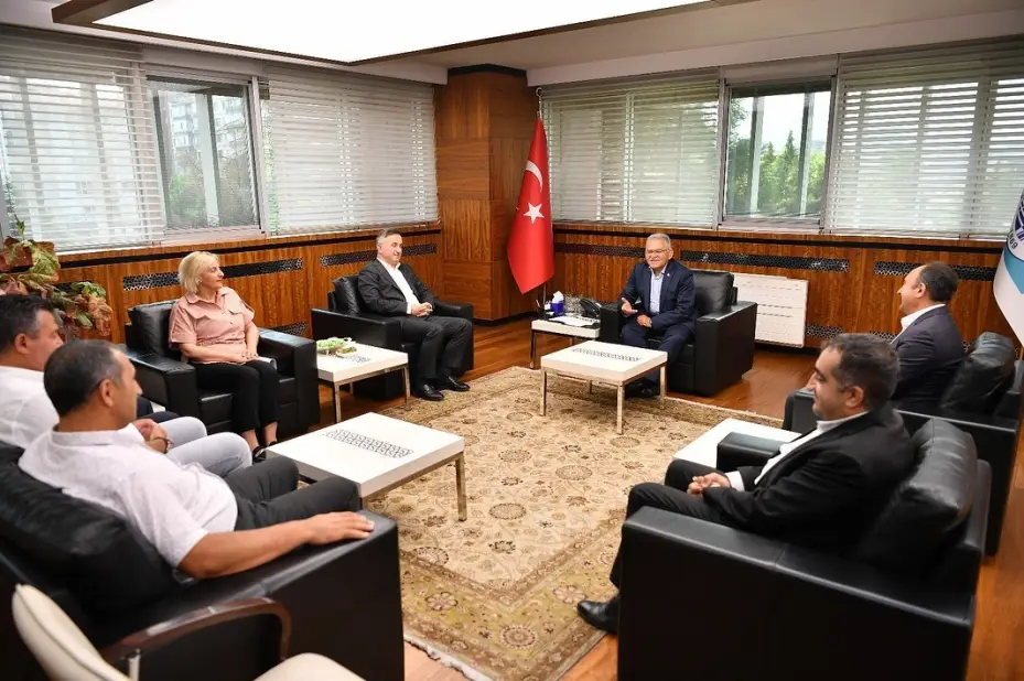 Eğitime güç veren Başkan Büyükkılıç’a eğitim camiasından teşekkür