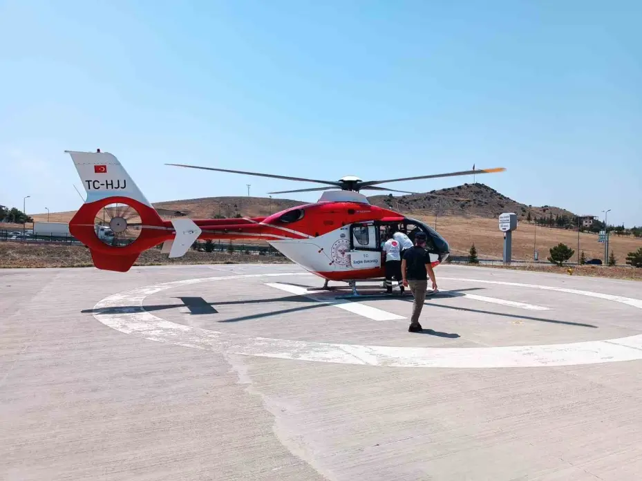 Elini kıyma makinesine kaptıran çocuk hava ambulansıyla Ankara’ya sevk edildi