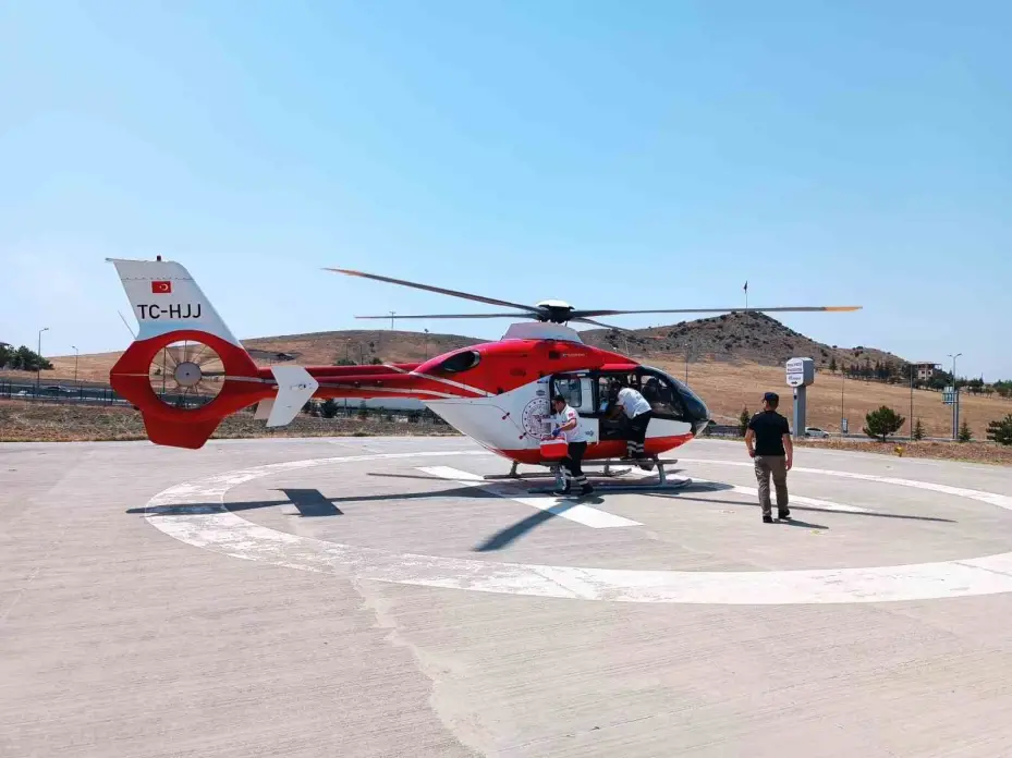 Elini kıyma makinesine kaptıran çocuk hava ambulansıyla Ankara’ya sevk edildi