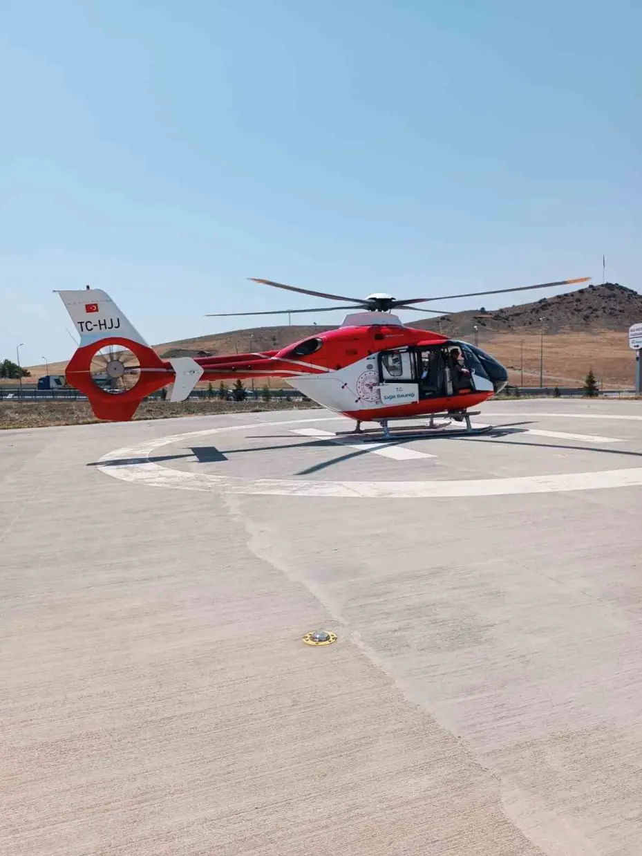 Elini kıyma makinesine kaptıran çocuk hava ambulansıyla Ankara’ya sevk edildi