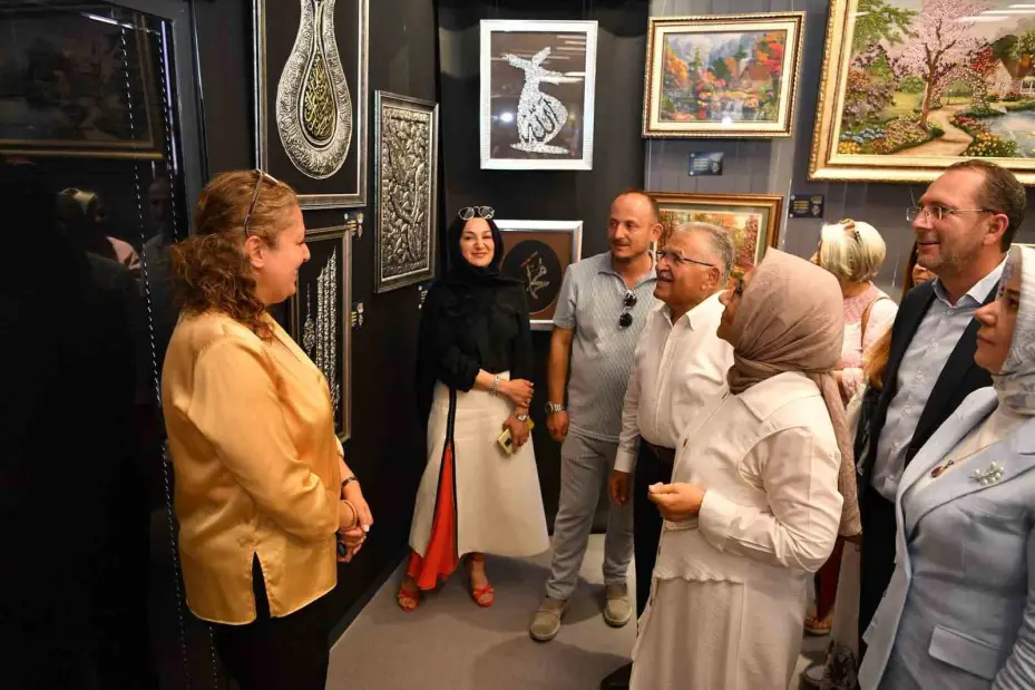 Başkan Büyükkılıç, KAYMEK Yılsonu Sergisi’ni açtı