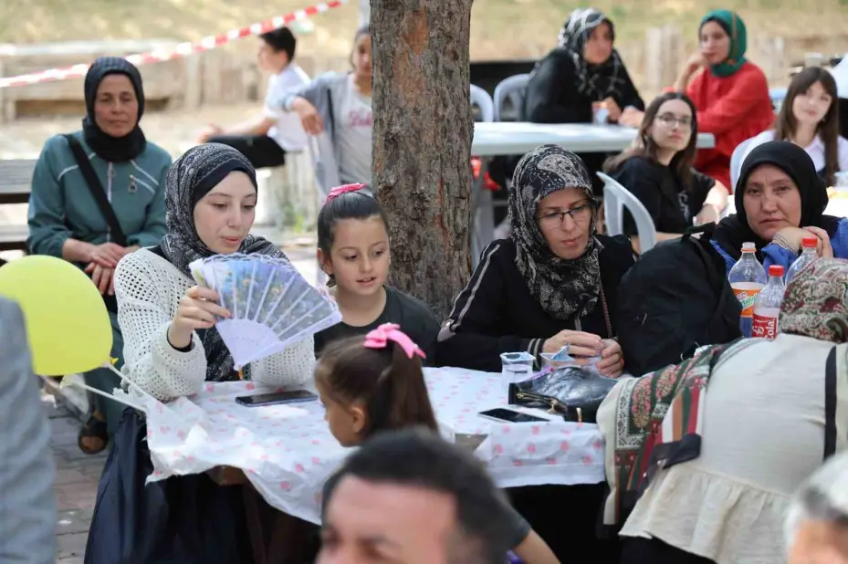 Yetim ve öksüz çocuklar için eğlence
