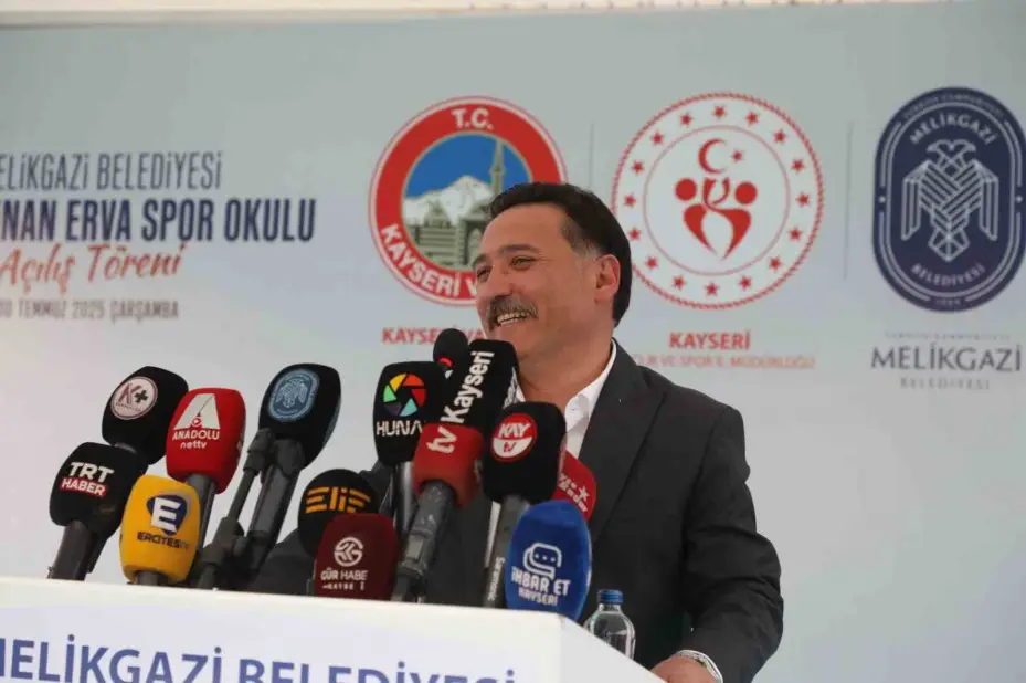 Melikgazi Belediyesi Mimarsinan Erva Spor Okulları açıldı