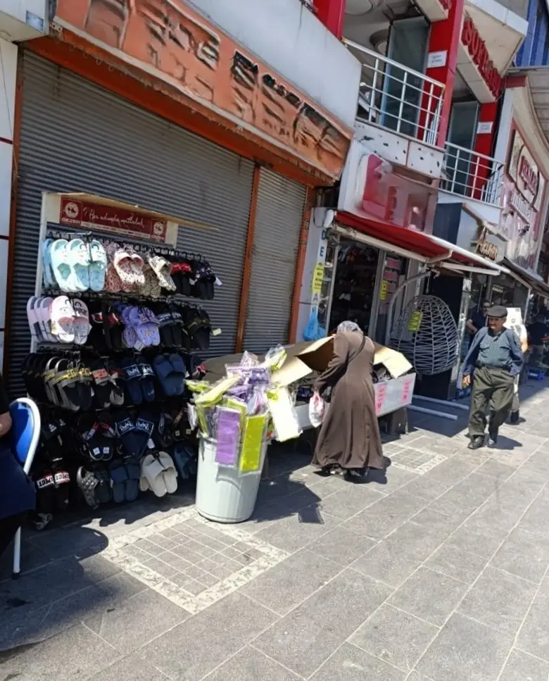 Sivas’ta kaldırımları işgal eden işletmelere 1 milyon 116 bin 815 TL para cezası kesildi