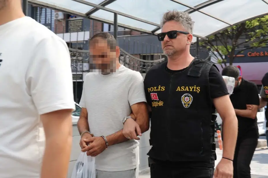 Dublör kullanarak arsa dolandırıcılığı yapan şüphelilere operasyon