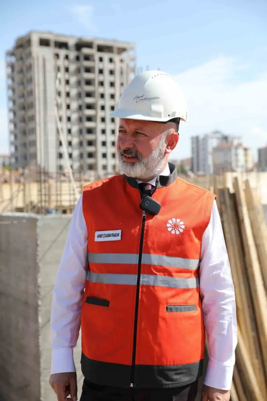 Başkan Çolakbayrakdar: "Kentsel dönüşümle ilçeye yeni bir hüviyet kazandırıyoruz"