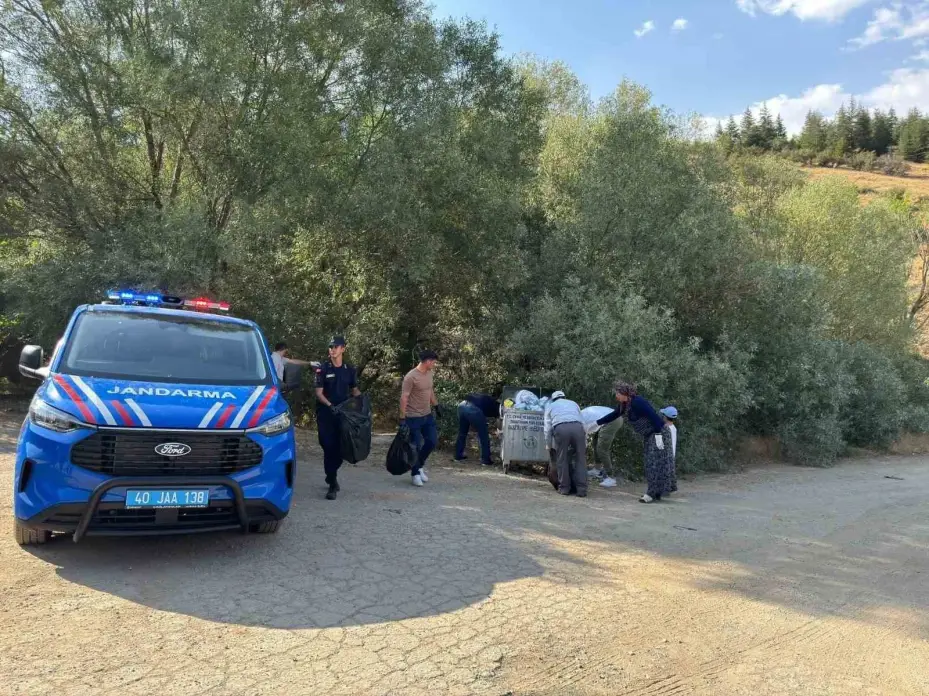 Kırşehir’de orman yangınına önlem: Doğadan 150 kilogram atık toplandı