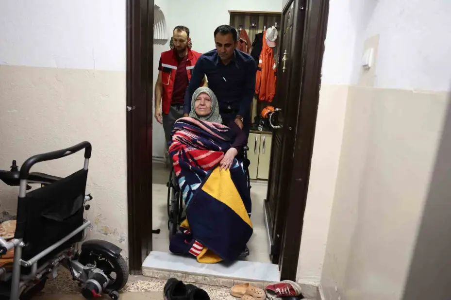 Sevgi teyzeye sevgi dolu yardım