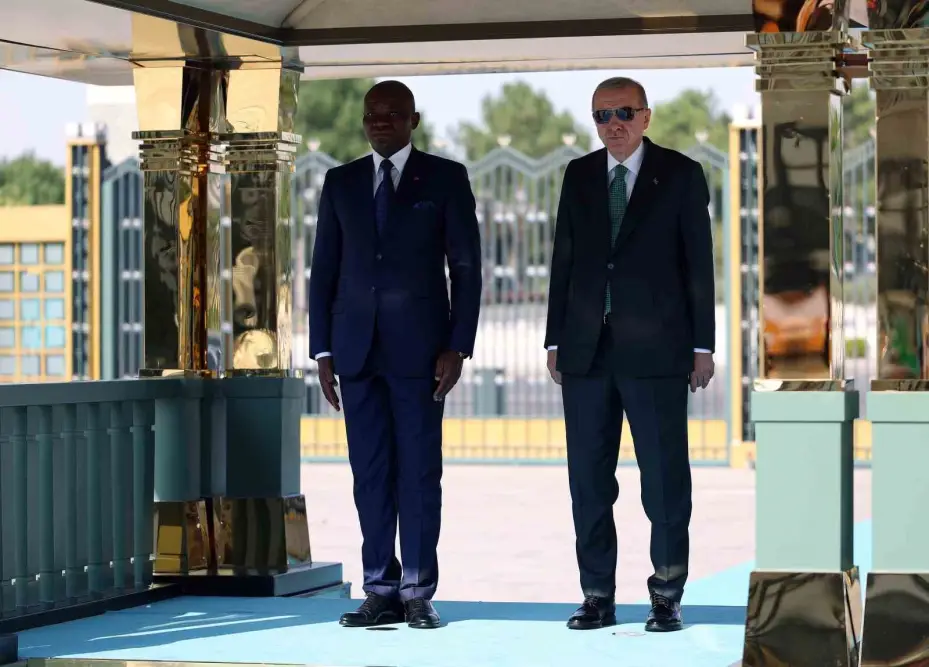 Cumhurbaşkanı Erdoğan, Gabon Cumhurbaşkanı Nguema’yı törenle karşıladı