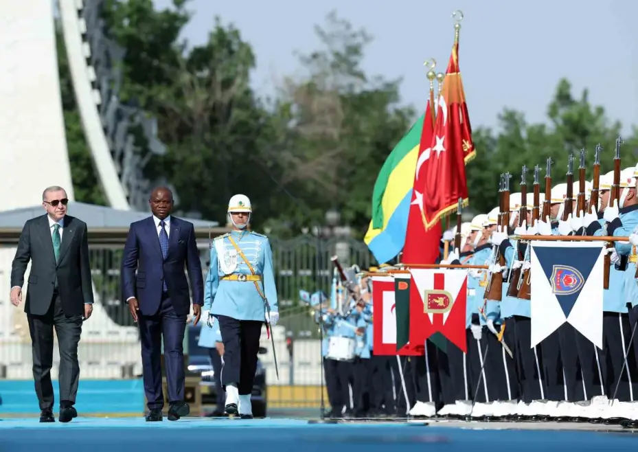 Cumhurbaşkanı Erdoğan, Gabon Cumhurbaşkanı Nguema’yı törenle karşıladı